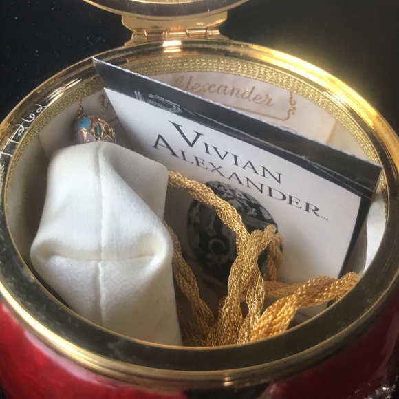 Vivian Alexander Ladybug purse - Picture 2 of 4